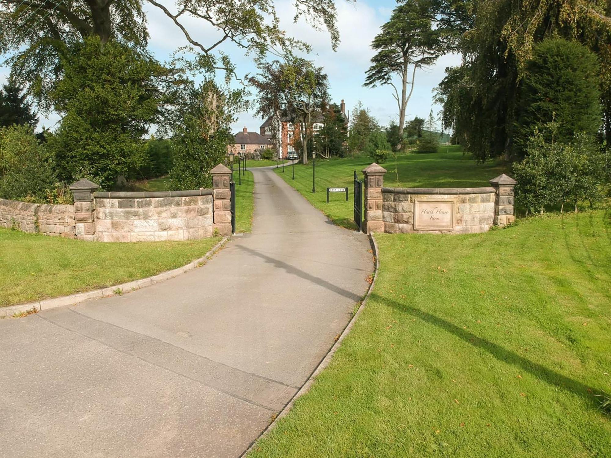 Heath View Villa Cheddleton Exterior foto